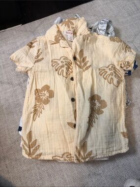 BUNDLE Toddler Boys Button Down Short Sleeve Shirts EUC